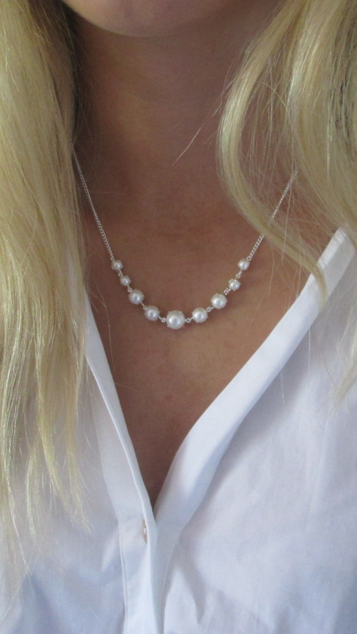Claw Pearl Necklace